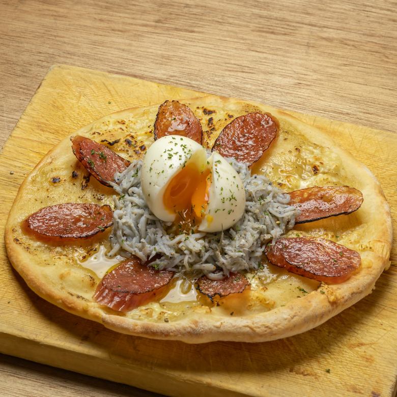 シラスとサラミのビスマルク