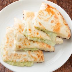 ゴルゴンゾーラ チーズのナン