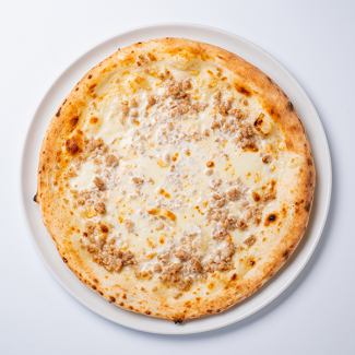 北海道産豚肉とスカモルツァチーズのピッツァ