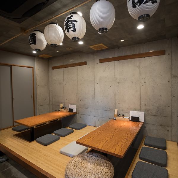 【7名様掘りごたつ席◎】7名様までご利用いただける掘りごたつ席を完備しており、足を伸ばしてゆったりとお食事をお楽しみいただけます。大切なご友人やご家族との時間を、心地よい環境で過ごしていただけるよう、居心地の良さを大切にしています。真裏に駐車場があり、近隣パーキングも利用可能ですのでアクセス便利です！