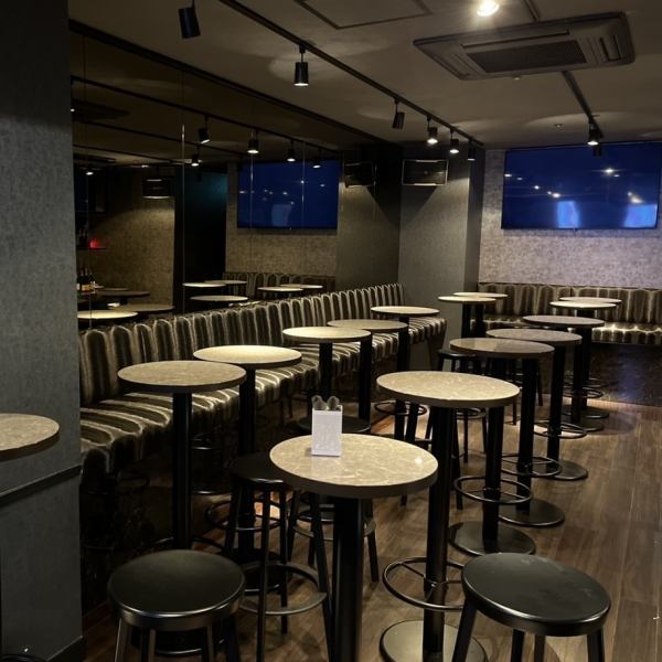 The spacious space is the darts floor of Uri.Enjoy darts and karaoke in a luxurious space.