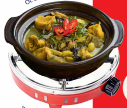 サザエと青いバナナの小鍋