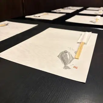 2名～２５名様まで対応可能宴会などのご利用シーンや小さなお子様がおられるご家族様には最適大人数での会食などに最適です