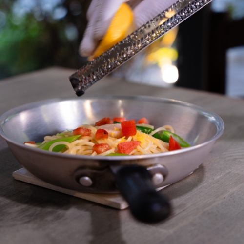 ホタテ貝柱とグリーンアスパラの爽香レモンオイルソース