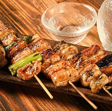 名物うなぎ串焼きを堪能