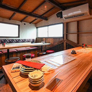 宴会にぴったりな広々としたテーブル席