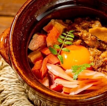 【니코 코스】 쇠고기와 일본 쇠고기 시구레 끓인 볶음밥 · 음료 무제한 포함 8 품 세금 포함 6,000 엔