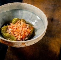 동백 피망의 통째로 국물 담그기