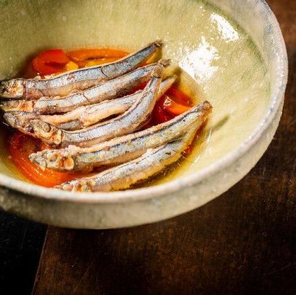 島パプリカのお浸しとキビナゴの自家製オイルサーディン