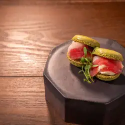 鴨肉火腿豆腐沙拉佐馬卡龍