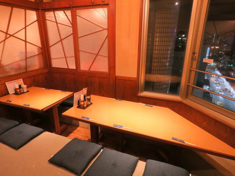 The digging tatami room is OK for 3 to 20 people! (Reservations for Kashiki are from 12 people or more.There is no partition.)