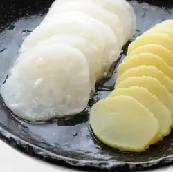 兩種口味的阿瓦蘿蔔泡菜拼盤