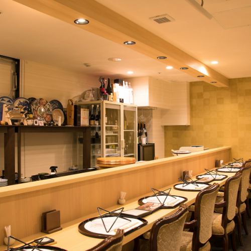 <p>[There are 7 counter seats available] There are only 7 counter seats in the store with an atmosphere.The small size is intentionally made so that all customers can enjoy the service.Counter seats are popular, so please make a reservation by phone.</p>