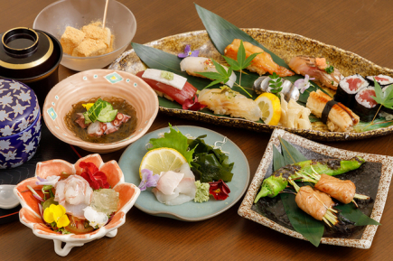 ◆ 午餐限定套餐 ◆ 精選握壽司5件及特色菜，共12道菜 ≪午餐光≫ 5,500日圓（含稅）