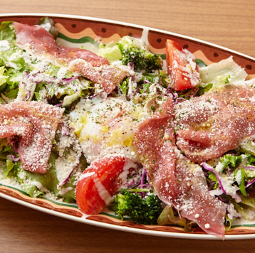 温玉のせ生ハムシーザーサラダ