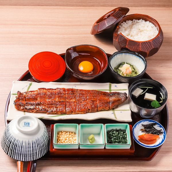 上質な鰻と上質な卵のマリアージュが楽しめる一品！卵かけうなぎめし　上