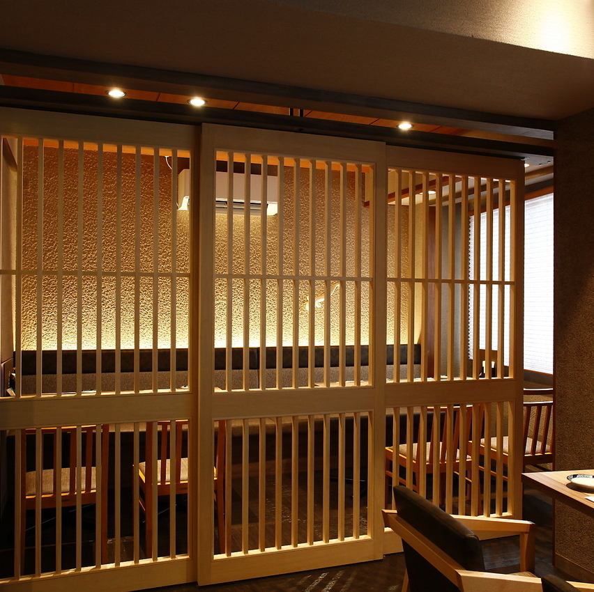 落ち着いた雰囲気の中でお食事をお楽しみくださいませ！