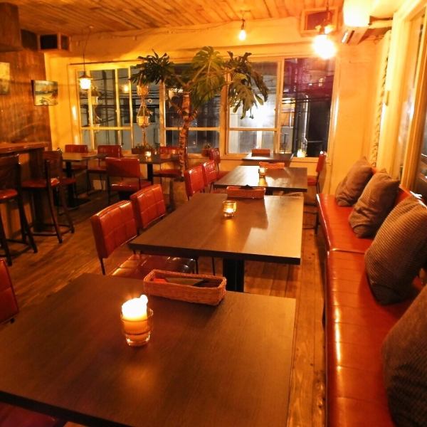 女子会や誕生日会や会社帰りの仲間との飲み会にぴったり！平日は深夜まで営業中ですので仕事帰りに気軽に立ち寄れます。西船橋駅近辺でお食事をお考えの方はぜひお越しください。古民家風で南国リゾート地を彷彿させる店内は、温かみがありながらも開放感たっぷりの空間です。貸切は20名から可能ですので仲間と楽しめます。