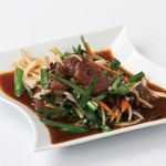 Beef liver and chives stir-fried with bean sprouts