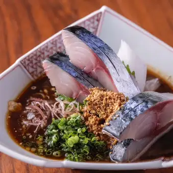 鮮魚佐以芝麻醬（多種風味）