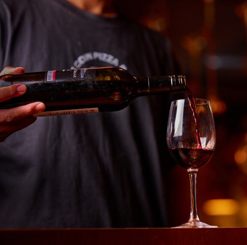 Over 80 types of bottled wine! All 1,980 yen★