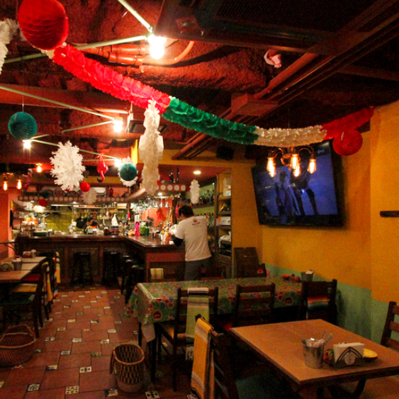 [Countermeasures against corona] Ventilation is performed regularly [Fashionable interior] The interior is bright and fun, and the interior is made by the staff. The Mexican interior makes you feel cheerful. There is no doubt that you will feel better just by looking at the Mexican interior decorated in!
