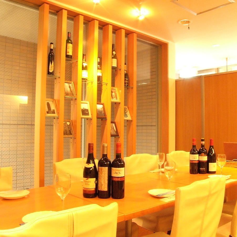 The stylish and calm interior is perfect for various banquets ♪
