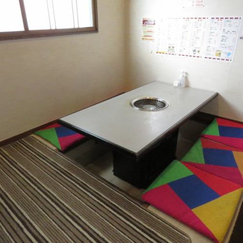 ゆったりな掘りごたつ席！