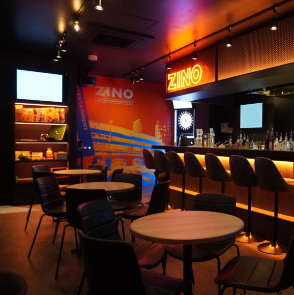 【テーブル席とカウンター席のご用意】当店のカウンター席は、スタッフとのフレンドリーな会話を楽しむのに最適◎一方、テーブル席は大人数での集まりにぴったり。仲間同士でワイワイ盛り上がりながら、料理やお酒をシェアして特別な時間をお楽しみいただけます。