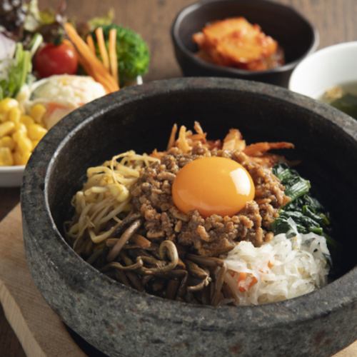 ランチは定食や食べ放題◎