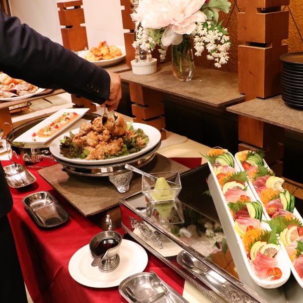 The perfect size for a medium-sized party, it can also be used for business occasions such as departmental parties. We can arrange the tables and the atmosphere to suit your needs. If you are looking for a restaurant with a private room near Yokkaichi Station, come!
