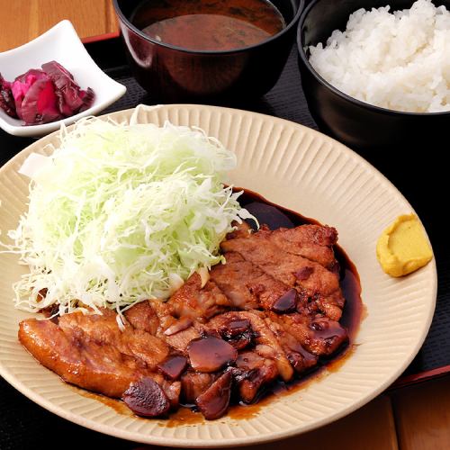 Yokkaichi specialty tonteki set meal (with miso soup, pickles, and rice)