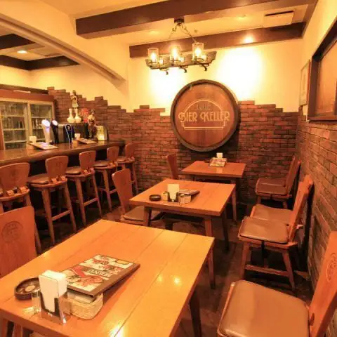 Stop by for a drink after work! This beer restaurant has counter seats perfect for solo diners. Enjoy the authentic beer hall atmosphere from our high chairs and savor our carefully selected draft beers. Located just a 1-minute walk from Yokkaichi Station, it's easily accessible and a safe and comfortable option for women drinking alone.