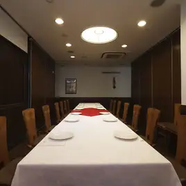 ▼二楼环境清幽,租金低至20万日元。适用于各种场合,例如公司聚会和同学聚会,您可以放松身心,尽情享受,而无需担心周围的人。※图片是图片。(*私人租赁费用因星期几而异。))