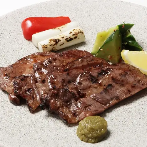 Grilled thick-cut beef tongue