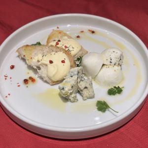 チーズ盛り合わせ