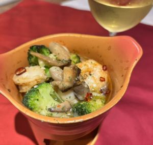 野菜と魚介のアヒージョ