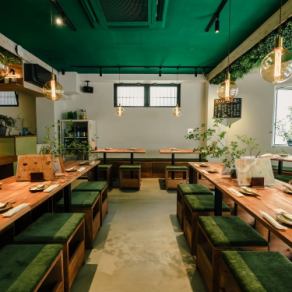 【貸切可能 (※ご予算や人数は直接ご相談ください♪)】当店では貸切も承っております。各種宴会やパーティーにぜひご利用ください！最大宴会収容人数：60名様の広々とした店内で、思いっきりお楽しみいただけますよ☆緑と木の温もりを感じるオシャレな空間のなかで、素敵なひとときを♪