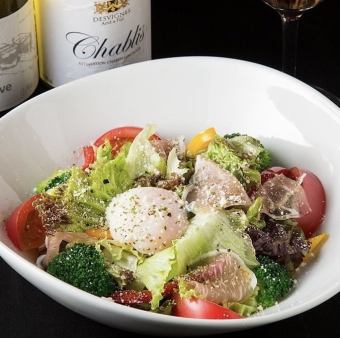 温泉たまごのシーザーサラダ