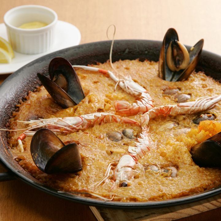 Seafood paella (2-4 servings)