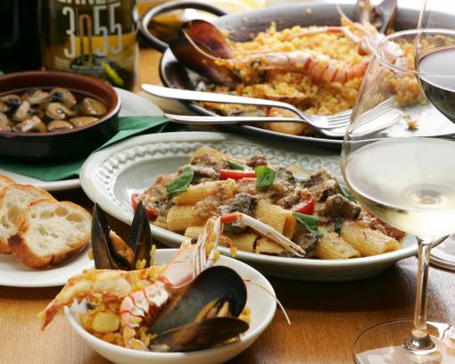[晚餐]氣泡無限暢飲 10種5道菜 7,800日圓 ■海鮮海鮮飯的豪華套餐 *午餐也僅限私人預約