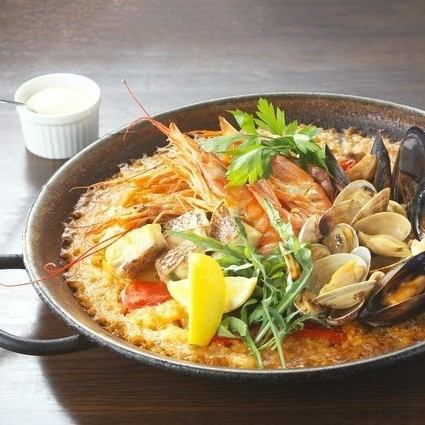 [晚餐]115,000日圓海鮮飯套餐■5種冷菜、沙拉、葷菜、海鮮飯、甜點■