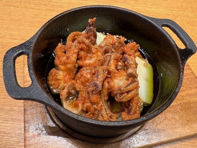 イイダコとジャガイモのアヒージョ