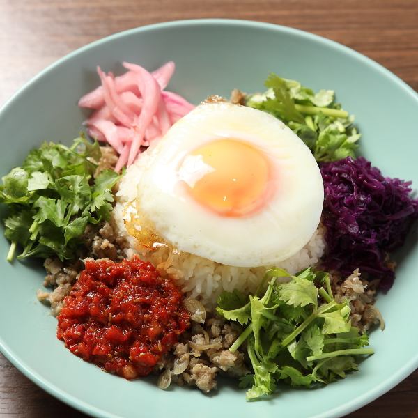 【ヘルシー＆ボリューミー】野菜をたっぷりと食べるアジアンビーフン