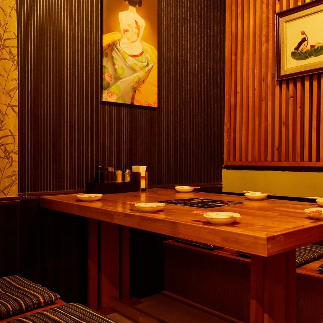 Reserve the 3rd floor private room for a party of 20 people. Courses start from 1,650 yen.