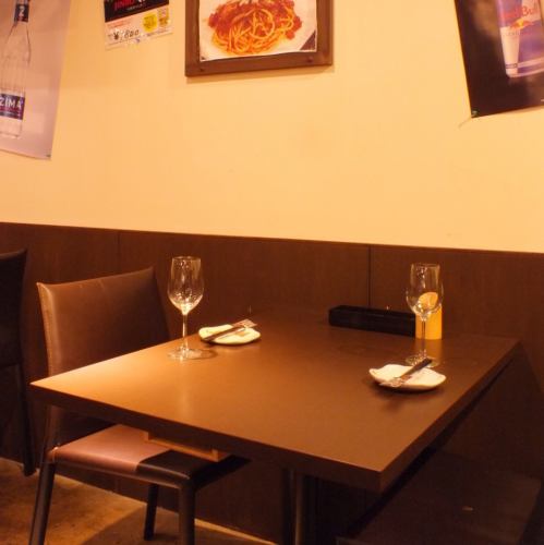A seat by the wall that is perfect for a date ♪ It is very popular because it is very comfortable ♪