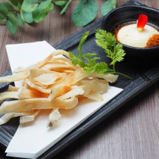 Grilled stingray fin with soy sauce and mayonnaise / Deep-fried corn with burnt butter and soy sauce