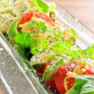 Avocado and tomato sliced salad