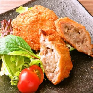 黒毛和牛の大判メンチカツ