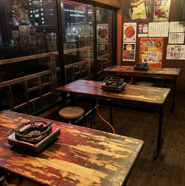 非常适合各种宴会♪ 桌椅摆放可根据人数进行调整!